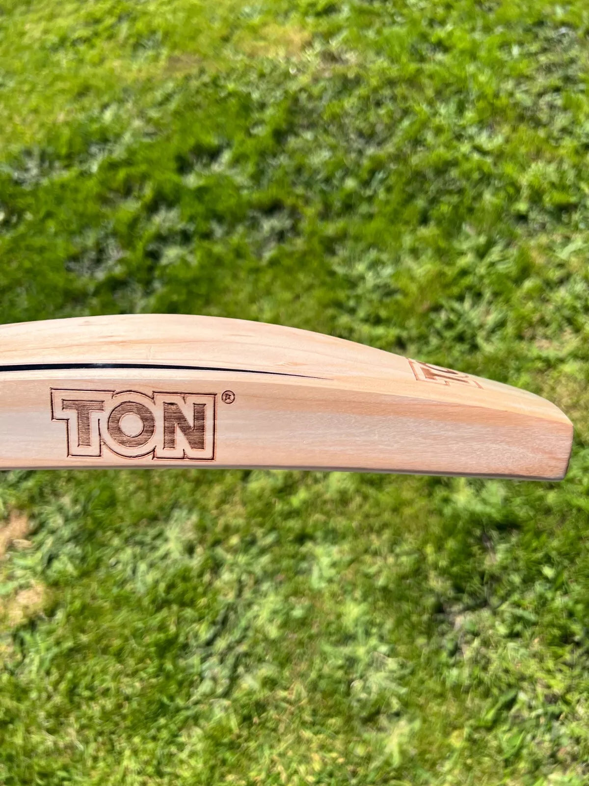 SS TON Gutsy Jonny Bairstow Cricket Bat 2lbs 9oz Short Handle