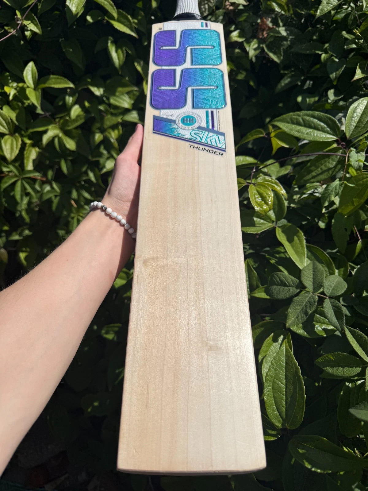 SS TON SKY Thunder Cricket Bat SH 2lbs 9oz