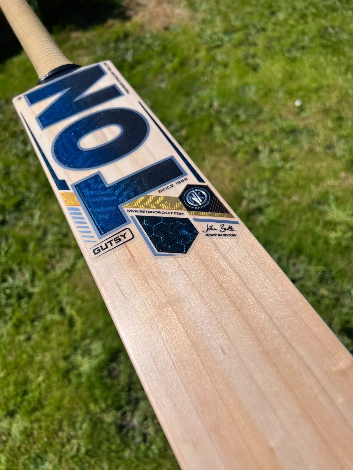 SS TON Gutsy Jonny Bairstow Cricket Bat 2lbs 9oz Short Handle