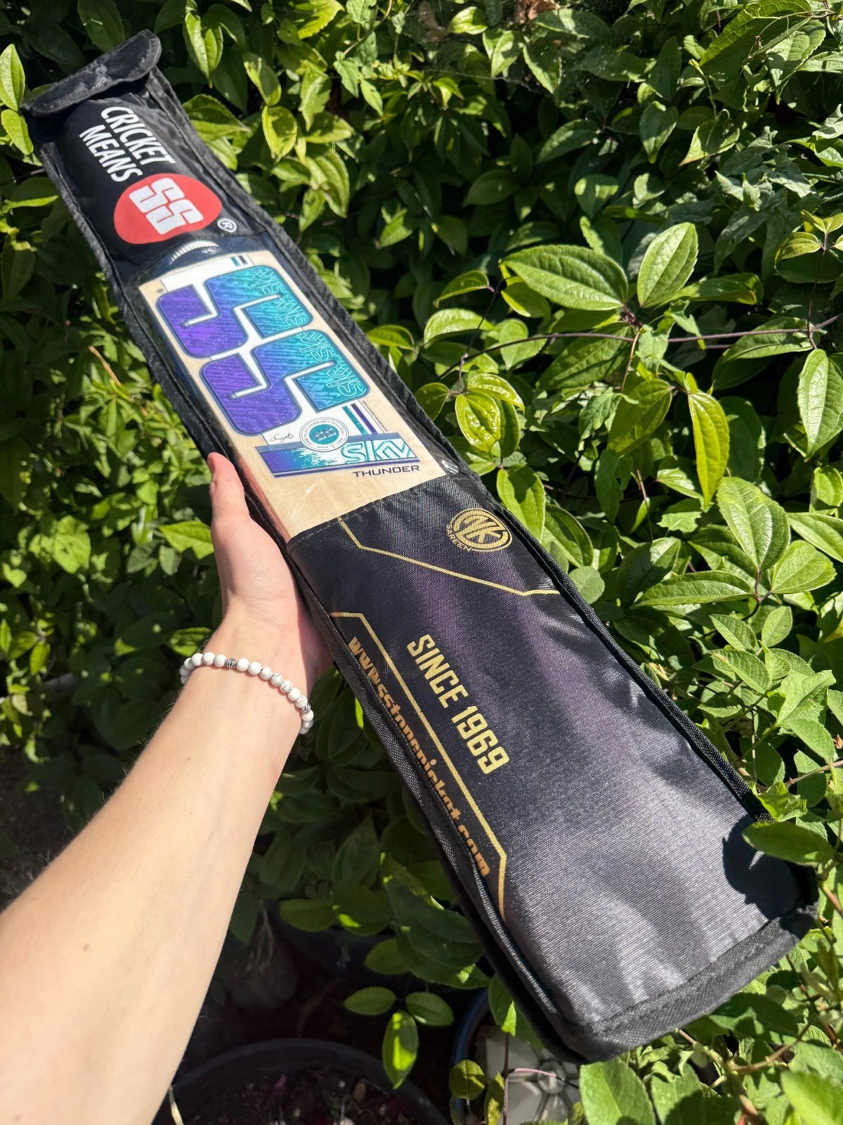 SS TON SKY Thunder Cricket Bat SH 2lbs 9oz