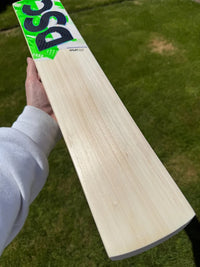 New Balance SPLIIT 222 Cricket Bat Short Handle 2lbs 9oz