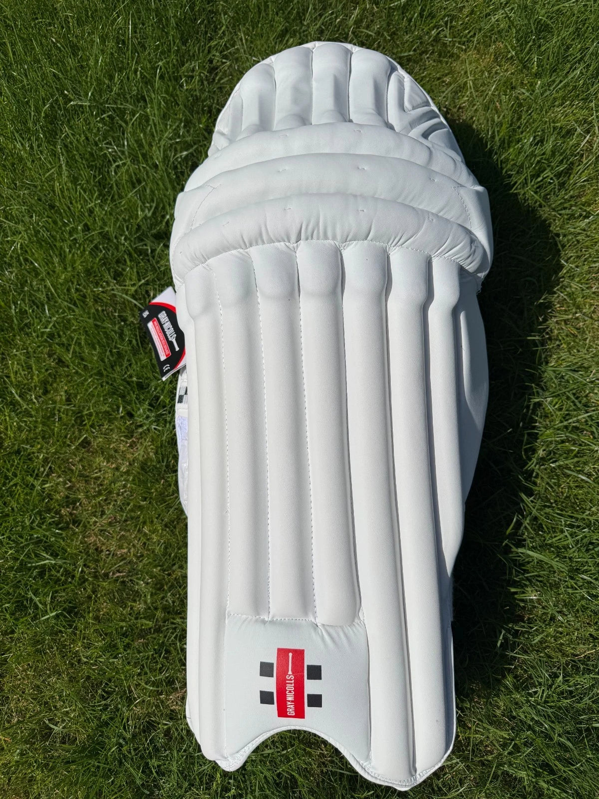 Gray Nicolls LEGEND Cricket Batting Pads - Small Adult RH