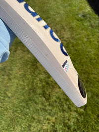 New Balance DC600i Ultra Lightweight Cricket Bat Short Handle