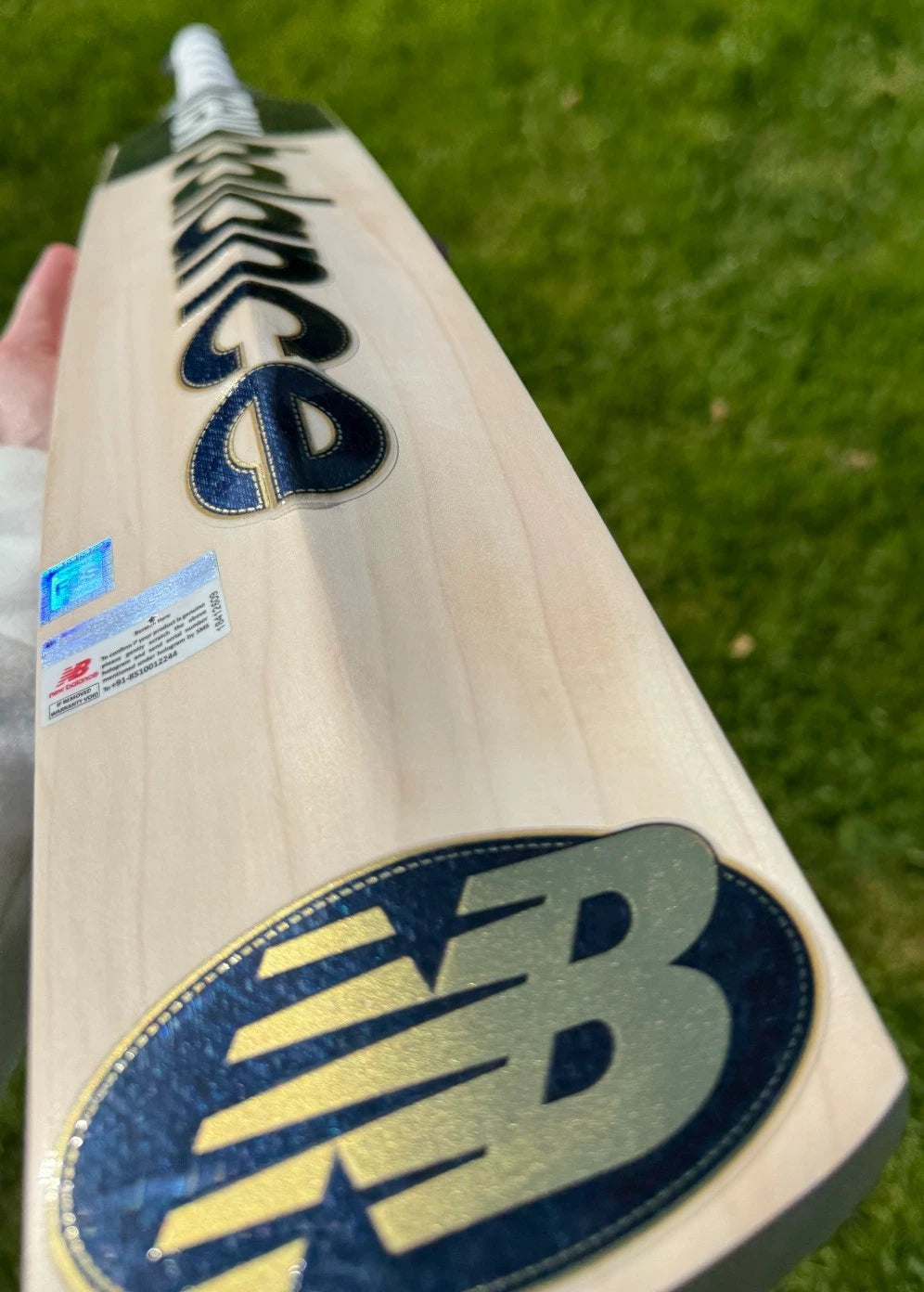 New Balance DC700i MAX Ultra Lightweight Cricket Bat Short Handle 2lbs 7oz