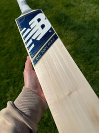 New Balance DC700i MAX Ultra Lightweight Cricket Bat Short Handle 2lbs 6oz