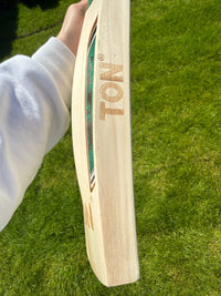 SS TON Master 1000 Ultra Lightweight Cricket Bat Short Handle 2lbs 6oz