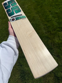 SS TON Master 1000 Ultra Lightweight Cricket Bat Short Handle 2lbs 6oz