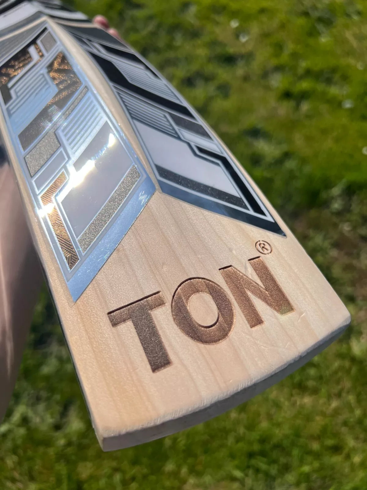 SS TON Master 99 Ultra Lightweight Cricket Bat 2lbs 7oz Short Handle