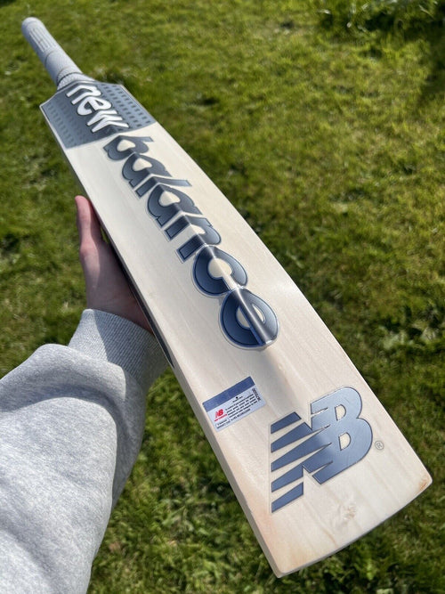 New Balance Heritage 590 Cricket Bat 2lbs 9oz