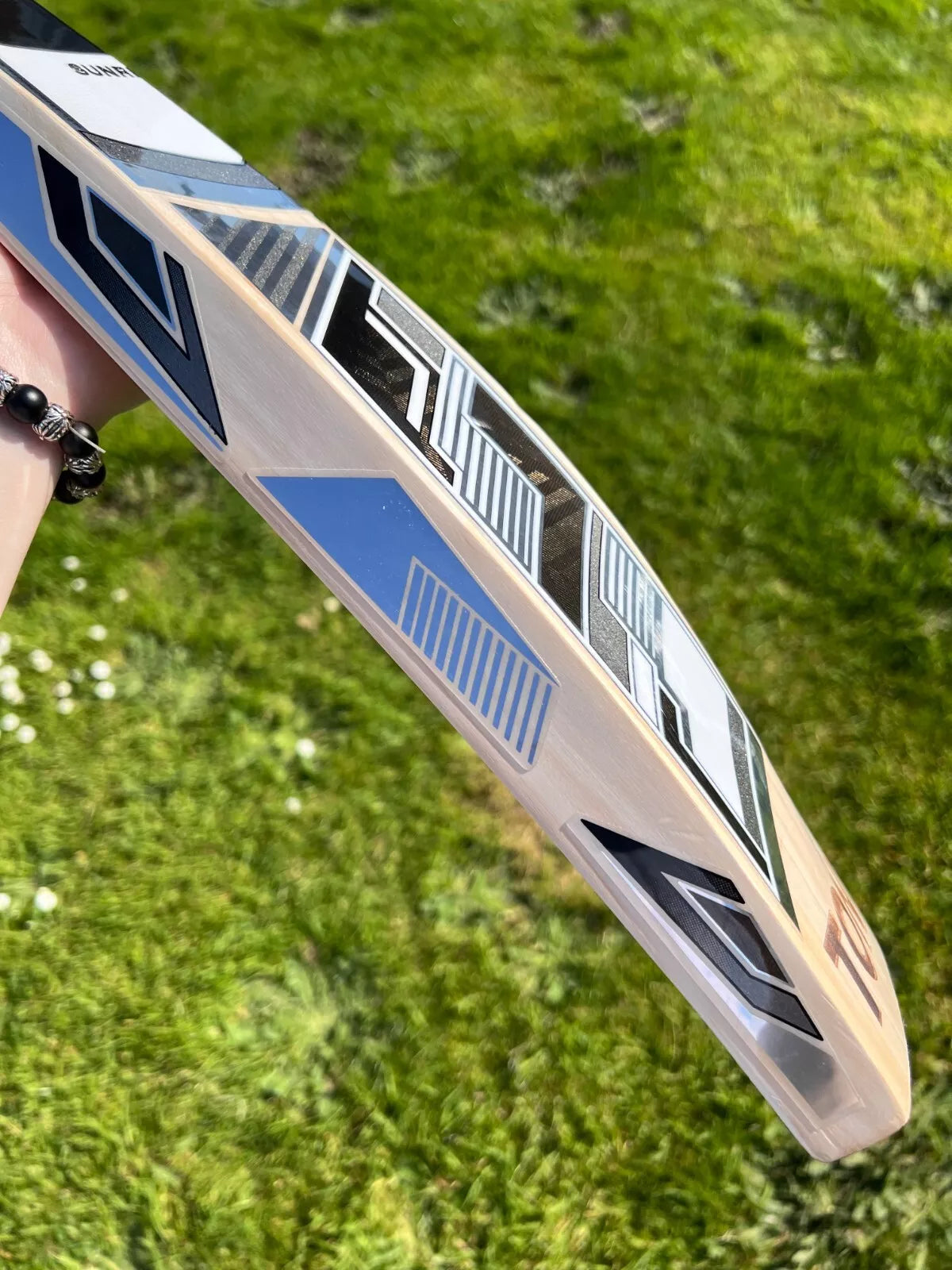 SS TON Master 99 Ultra Lightweight Cricket Bat 2lbs 7oz Short Handle