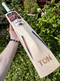 SS TON GG Smacker Players Xtreme Cricket Bat 2lbs 8oz