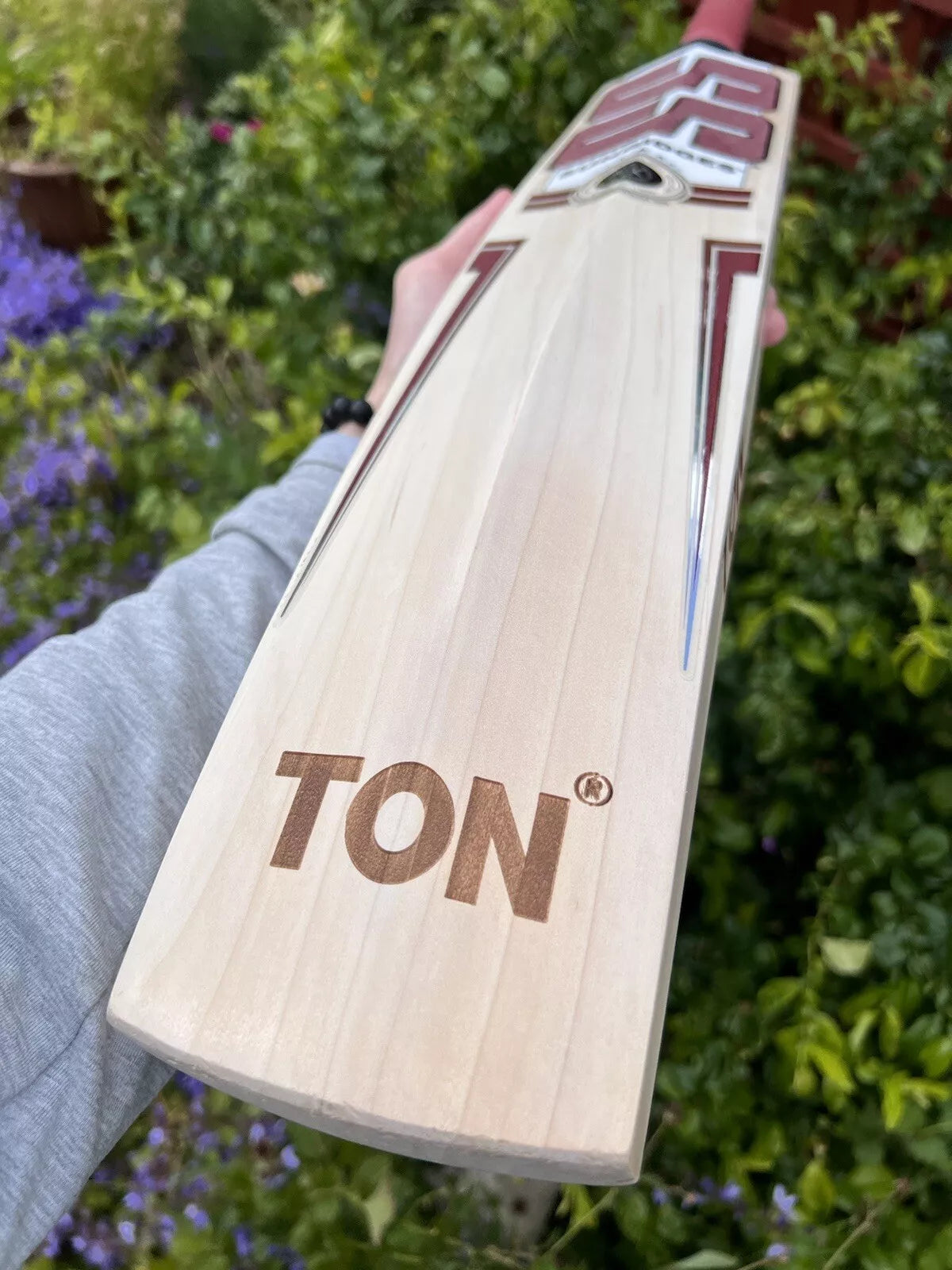 SS TON Supremo Cricket Bat Lightweight SH 2lbs 8oz