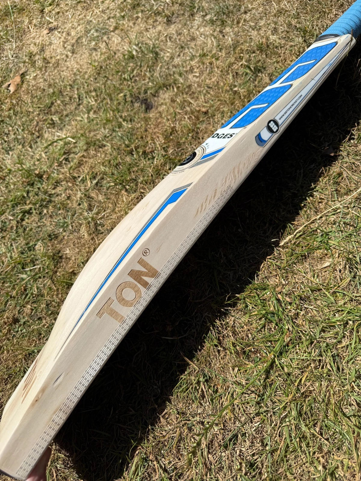 SS CUSTOM Handcrafted Lightweight Cricket Bat