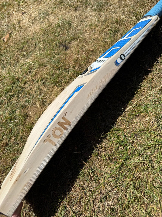 SS CUSTOM Handcrafted Lightweight Cricket Bat