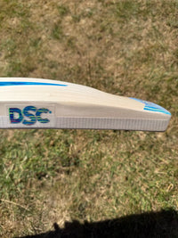 DSC BLU 200 Lightweight Cricket Bat SH 2lbs 8oz