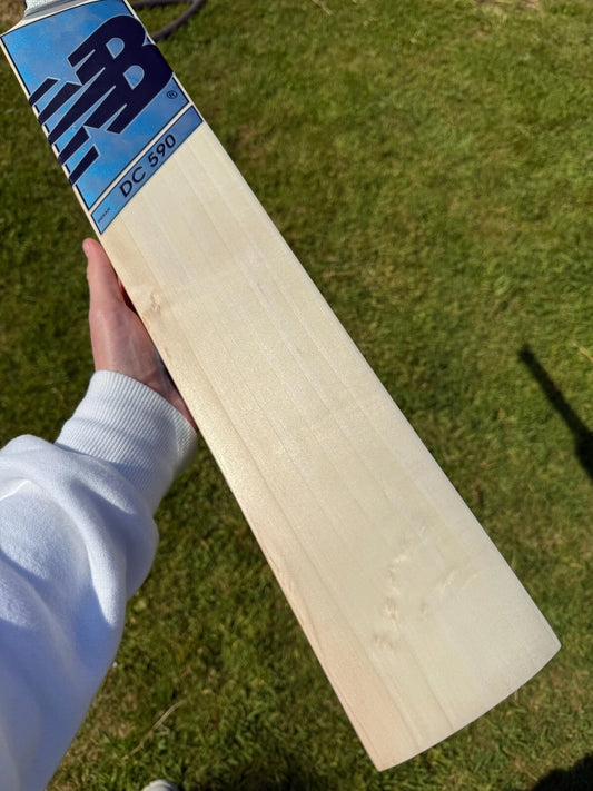 New Balance DC590 Cricket Bat SH 2lbs 10oz