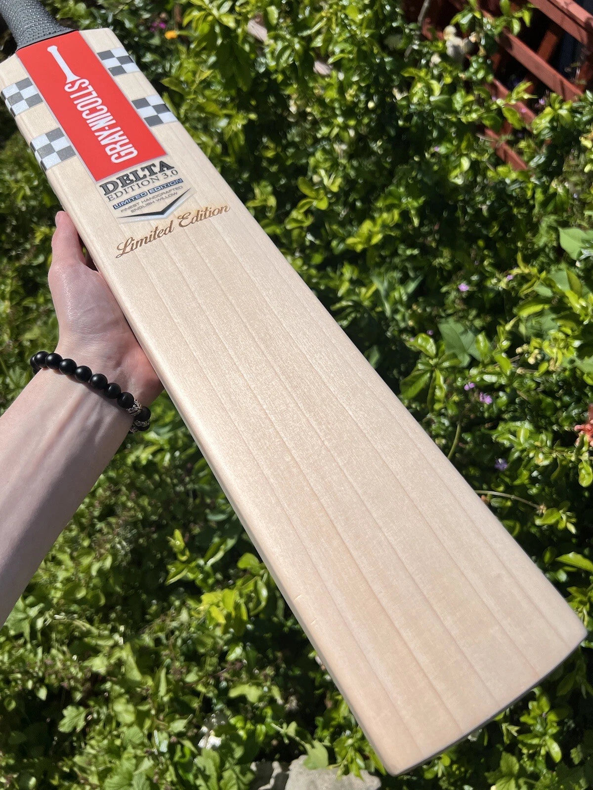 Gray Nicolls Delta 3.0 Limited Edition Cricket Bat SH 2lbs 10oz