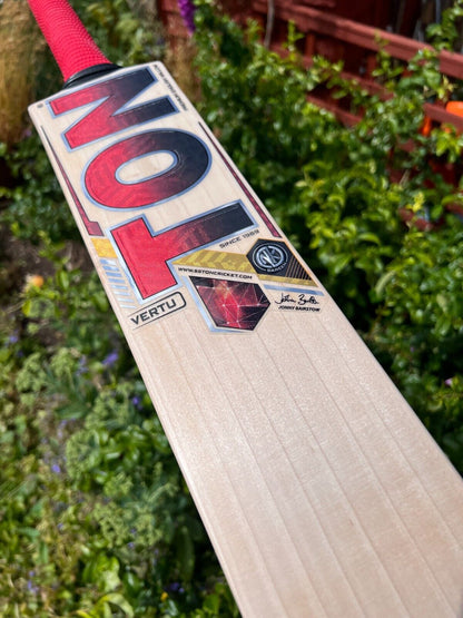 SS TON Vertu Jonny Bairstow Cricket Bat 2lbs 9oz