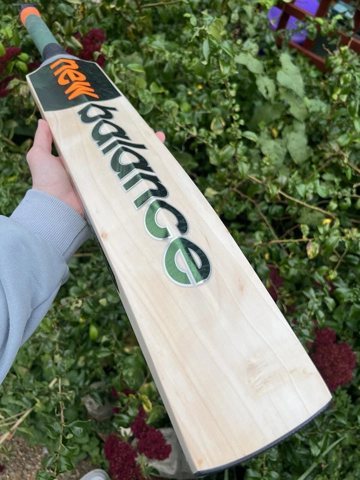 New Balance DC580 Short Handle Cricket Bat