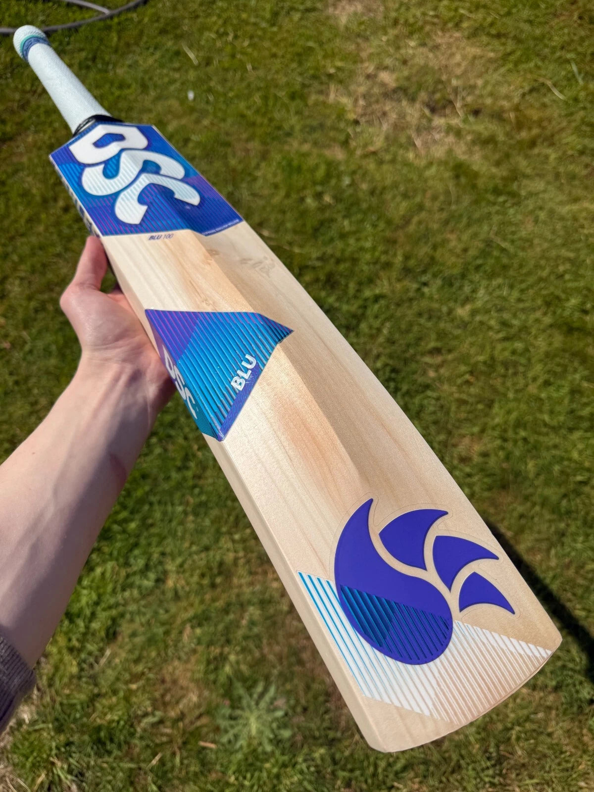DSC Blu 100 Cricket Bat Short Handle 2lbs 10oz