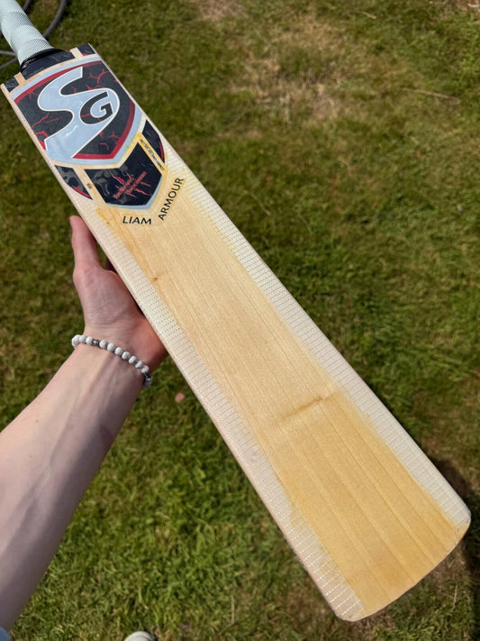 Liam Armour Lightweight Cricket Bat 2lbs 8oz