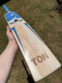 SS CUSTOM Handcrafted Lightweight Cricket Bat