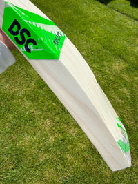 New Balance SPLIIT 222 Cricket Bat Short Handle 2lbs 9oz