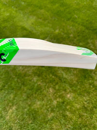 New Balance SPLIIT 222 Cricket Bat Short Handle 2lbs 9oz