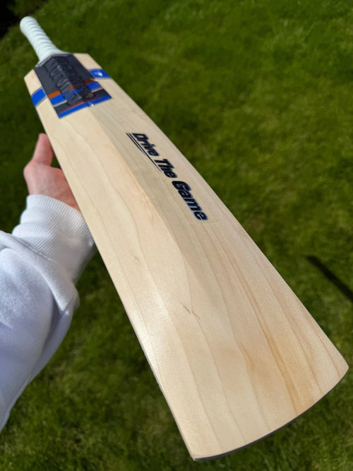 KI Butterfly Edition Cricket Bat Short Handle