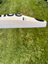 New Balance DC600i Ultra Lightweight Cricket Bat Short Handle