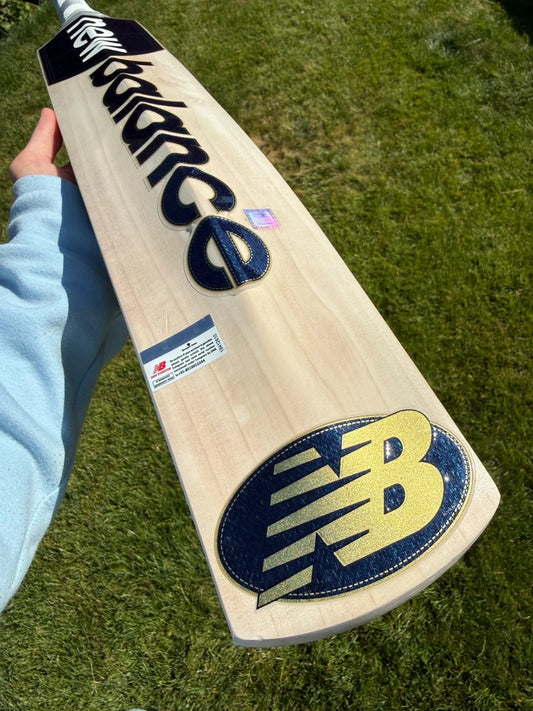 New Balance DC600i Ultra Lightweight Cricket Bat Short Handle