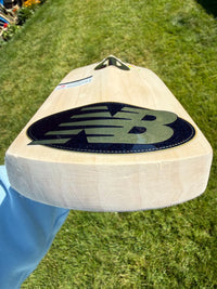 New Balance DC600i Ultra Lightweight Cricket Bat Short Handle