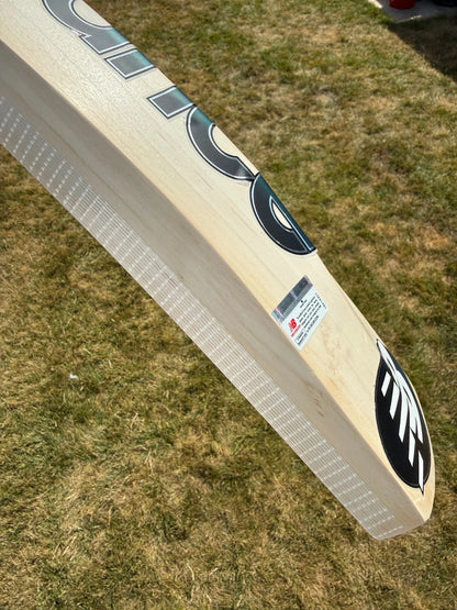 New Balance DC650i Cricket Bat