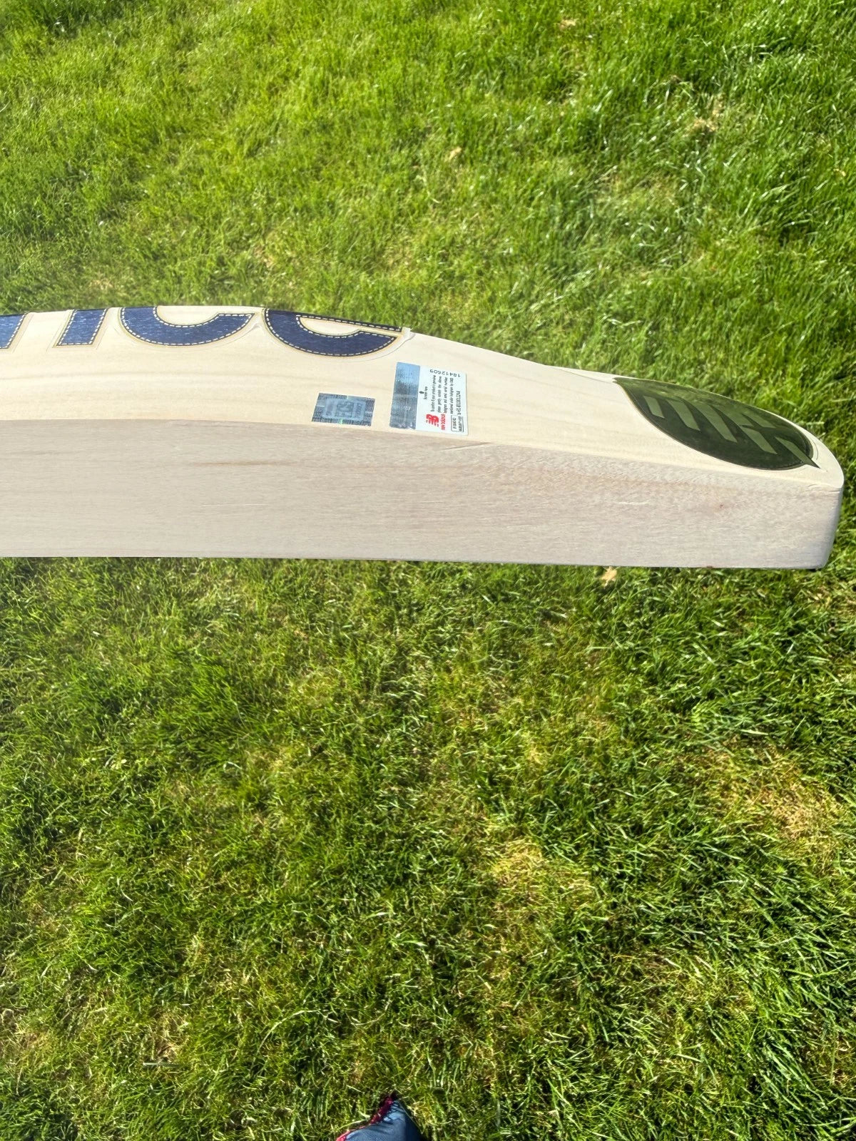 New Balance DC700i MAX Ultra Lightweight Cricket Bat Short Handle 2lbs 7oz
