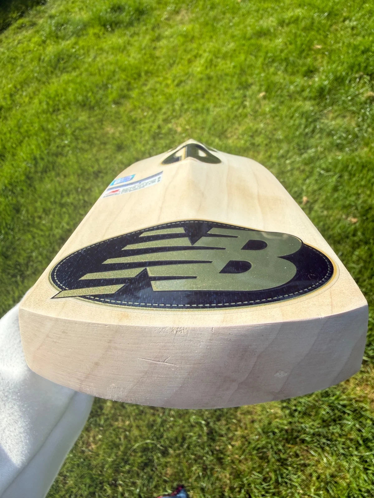 New Balance DC700i MAX Ultra Lightweight Cricket Bat Short Handle 2lbs 7oz