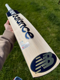 New Balance DC700i MAX Ultra Lightweight Cricket Bat Short Handle 2lbs 6oz