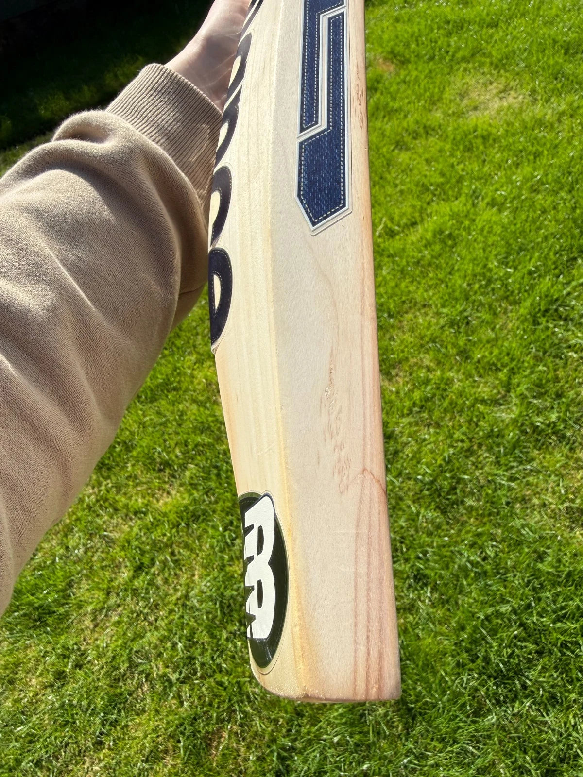 New Balance DC900i MAX Grade 1 Lightweight Cricket Bat Short Handle 2lbs 8oz
