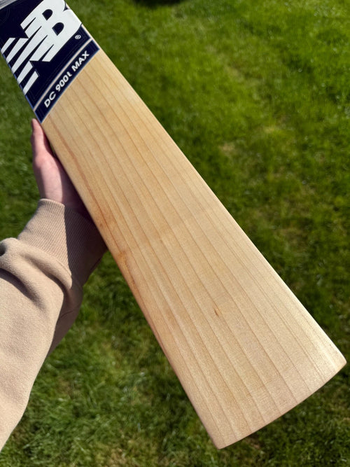 New Balance DC900i MAX Grade 1 Lightweight Cricket Bat Short Handle 2lbs 8oz