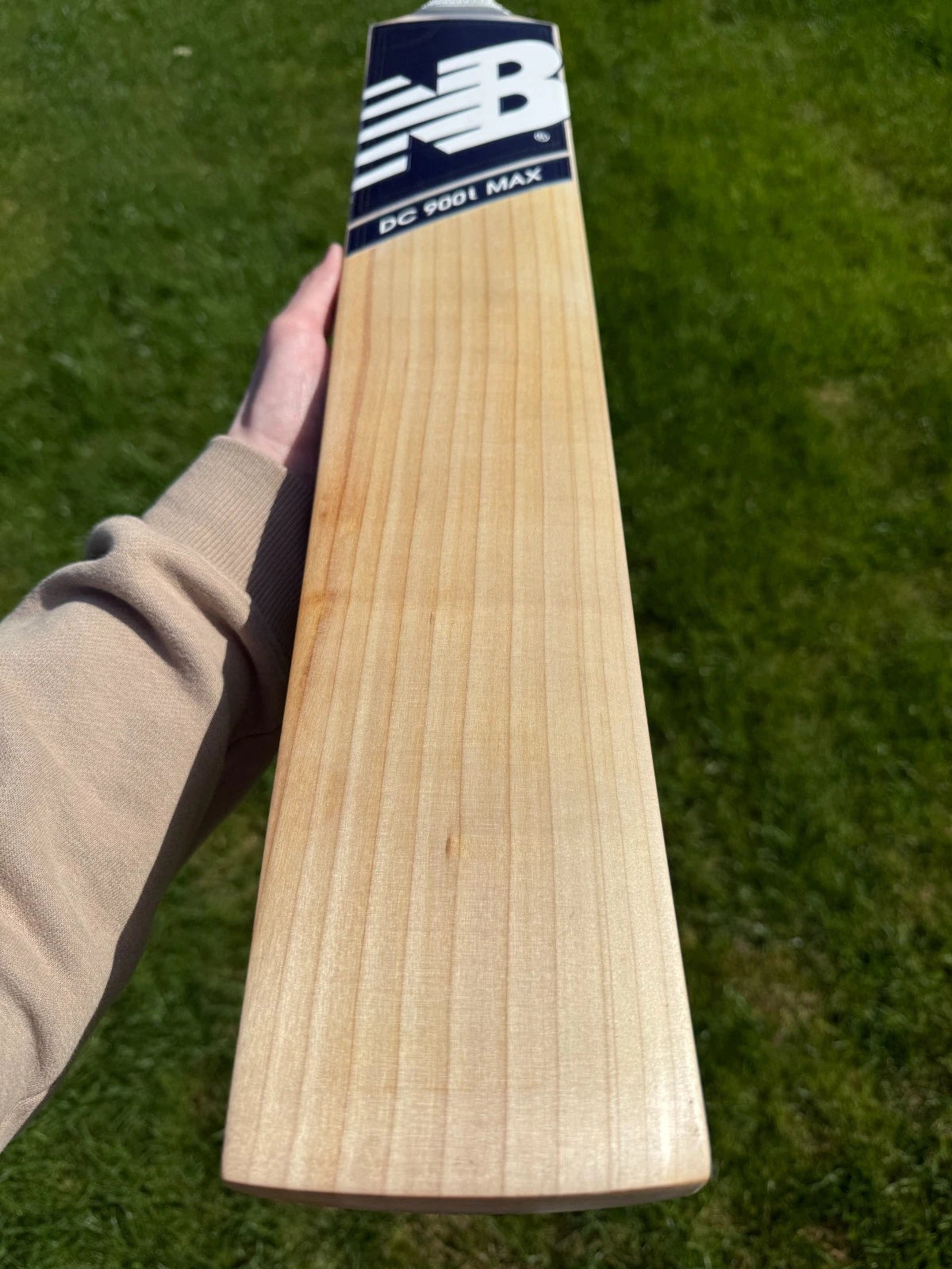 New Balance DC900i MAX Grade 1 Lightweight Cricket Bat Short Handle 2lbs 8oz