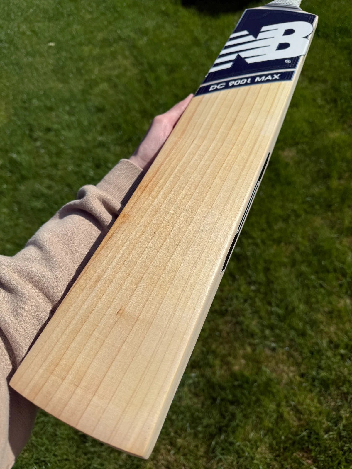 New Balance DC900i MAX Grade 1 Lightweight Cricket Bat Short Handle 2lbs 8oz