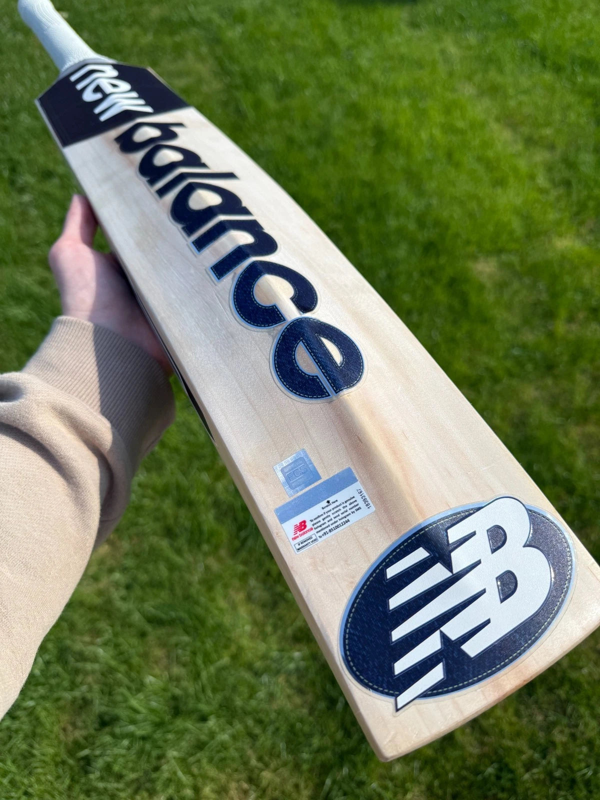 New Balance DC900i MAX Grade 1 Lightweight Cricket Bat Short Handle 2lbs 8oz