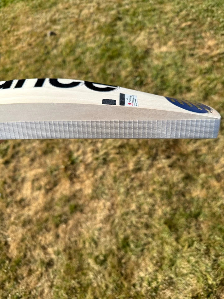 New Balance TC600i Lightweight Cricket Bat