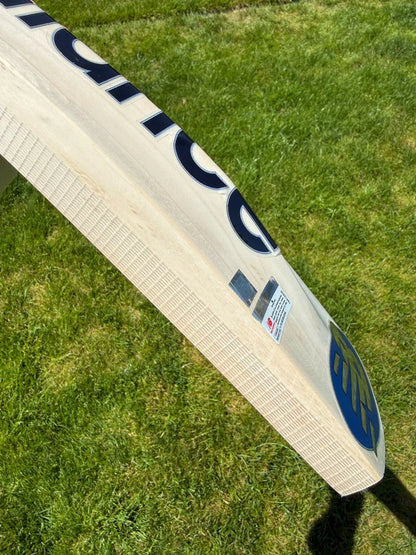New Balance TC600i Ultra Lightweight Cricket Bat Short Handle 2lbs 7oz