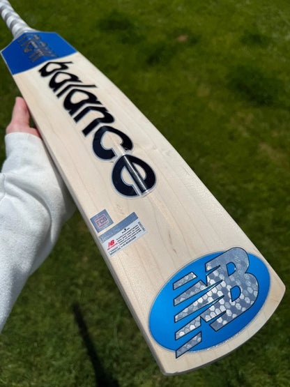 New Balance TC600i Ultra Lightweight Cricket Bat Short Handle 2lbs 7oz