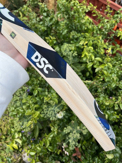 DSC Blak 65 Cricket Bat 2lbs 8oz