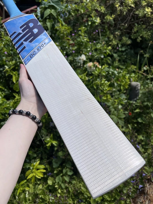 New Balance DC570+ Cricket Bat 2lbs 9oz