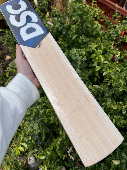 DSC Blak 65 Cricket Bat 2lbs 8oz