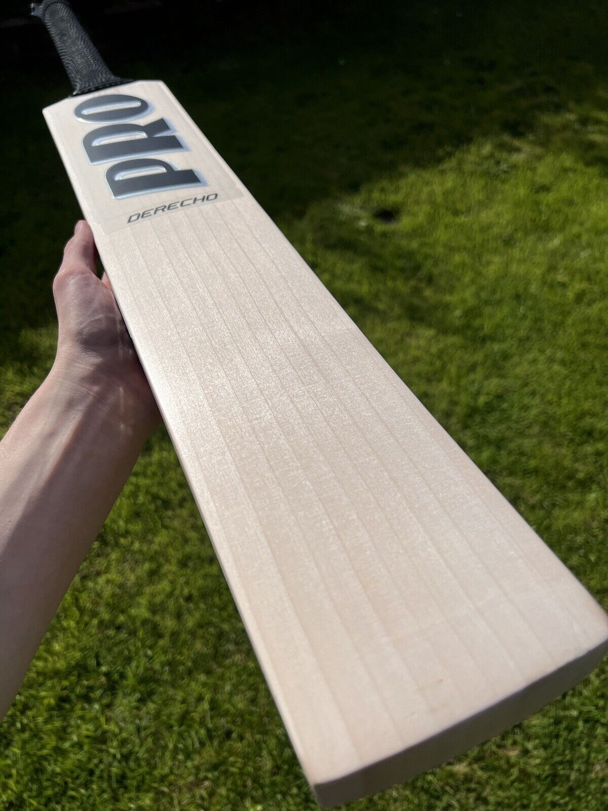 Protos Derecho Grade 1 Cricket Bat 2lbs 11oz