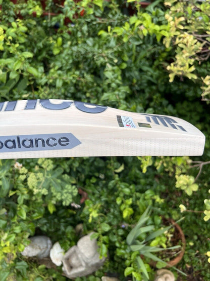 New Balance Heritage 570+ Cricket Bat SH 2lbs 9oz