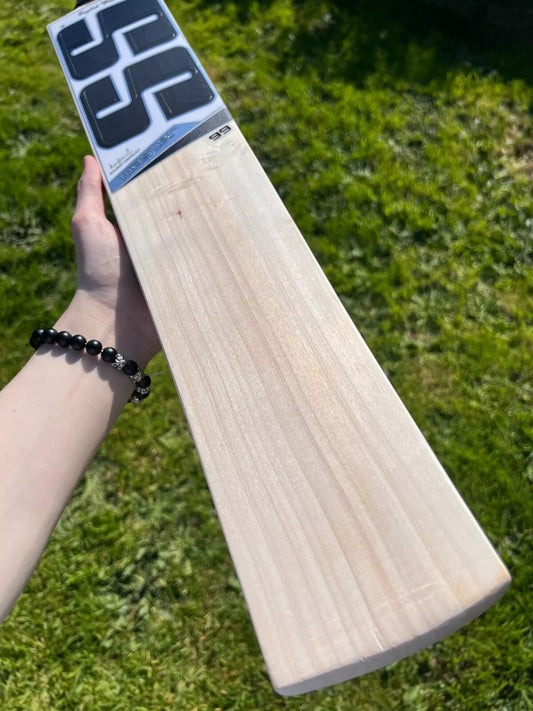 SS TON Master 99 Ultra Lightweight Cricket Bat 2lbs 7oz Short Handle